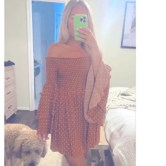 ILLA ILLA Dresses & Skirts - Stunning Boutique Dress size Medium